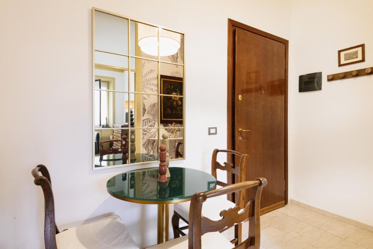 Easylife - Dimora Di Classe In Zona Conciliazione Milan Exterior photo
